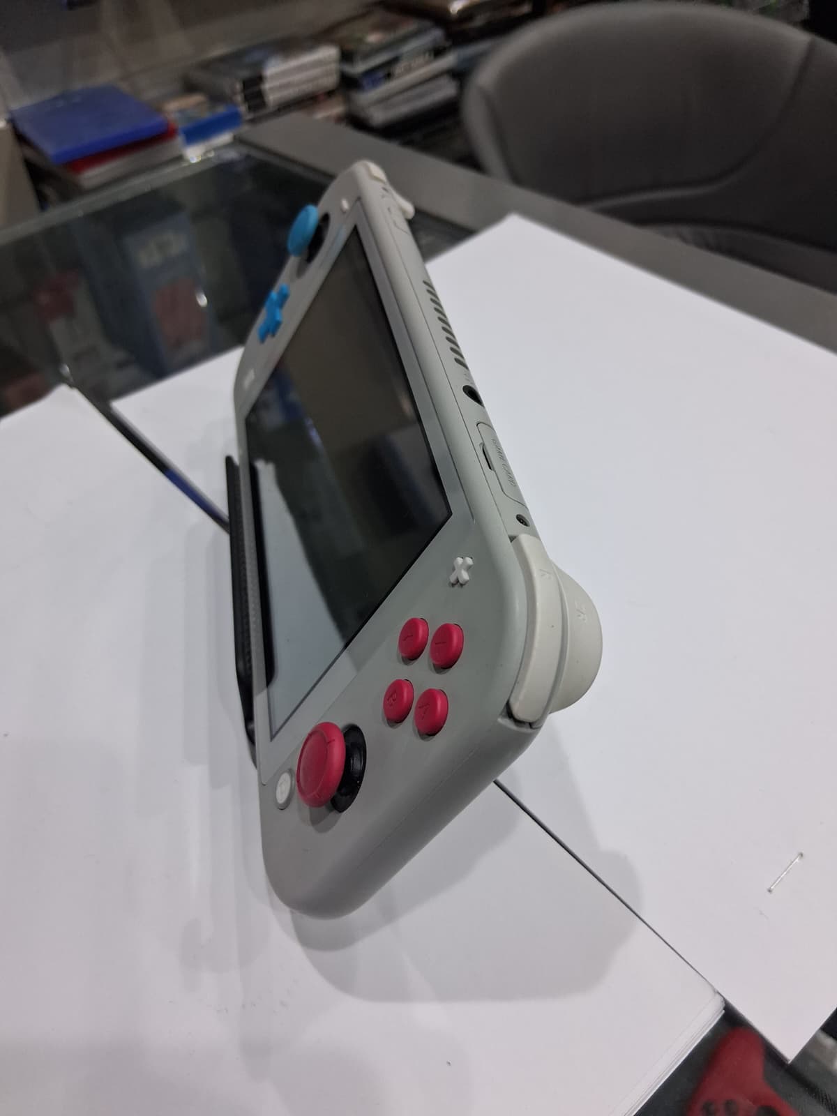 Nintendo Switch Lite - Pokemon (Used) - Image 4