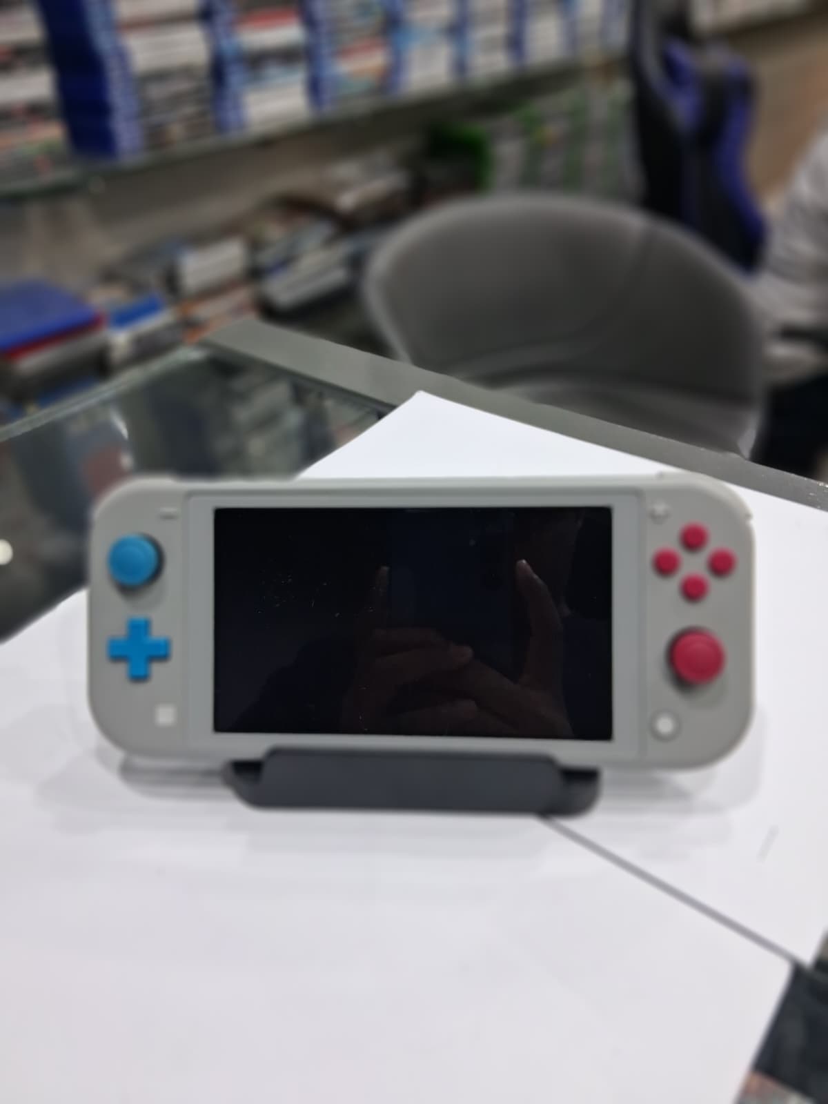 Nintendo Switch Lite - Pokemon Used