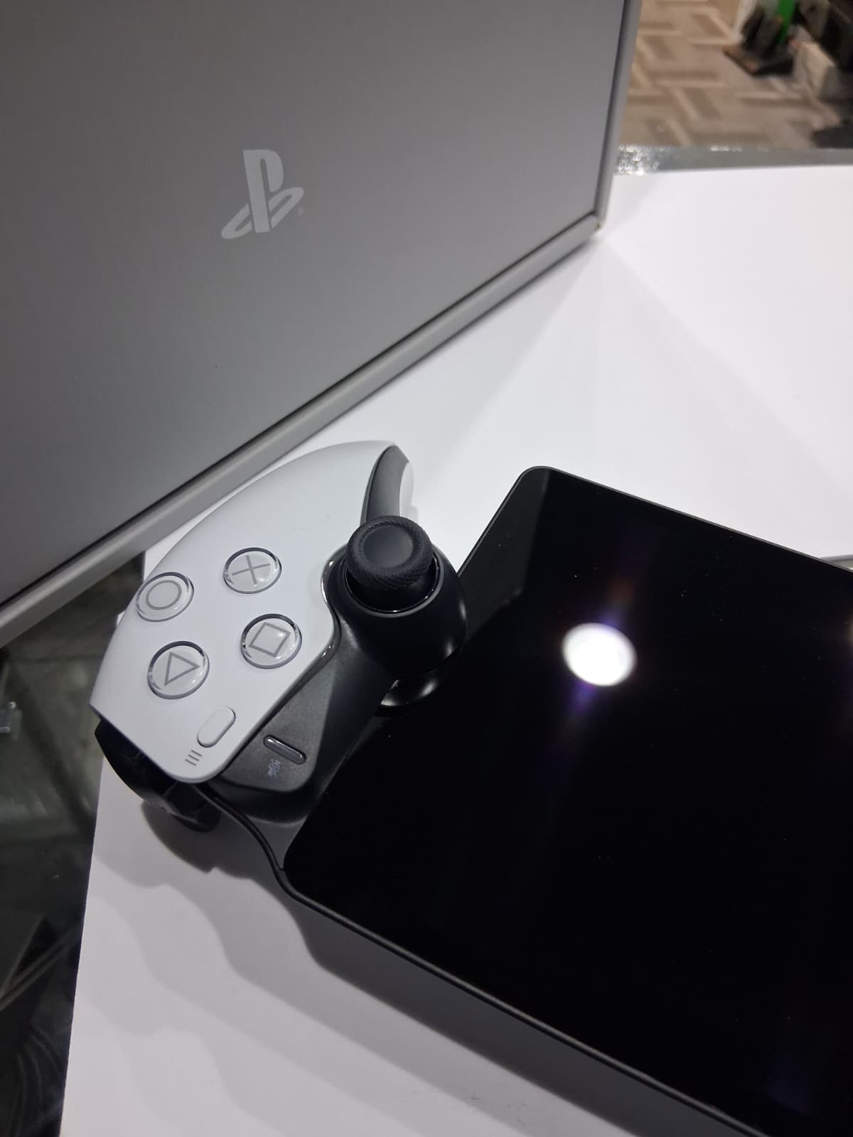 PlayStation Portalâ„¢ Remote Player - White (Used) - Image 5