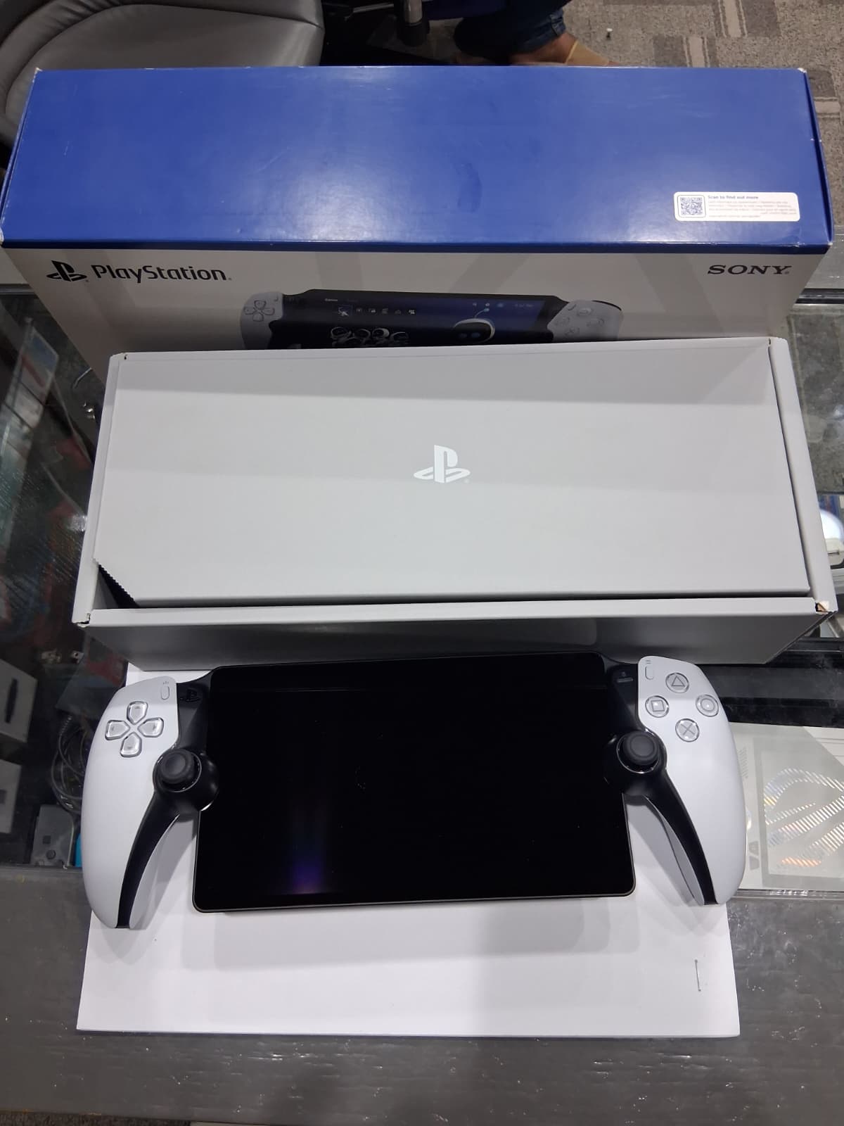 PlayStation Portalâ„¢ Remote Player (White) Used